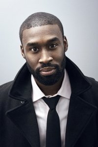 الممثل Tosin Morohunfola