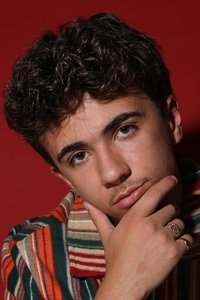 الممثل Trae Romano