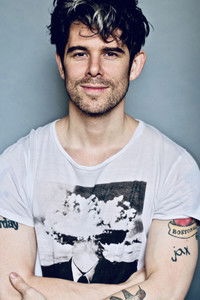 الممثل Travis Quentin Young