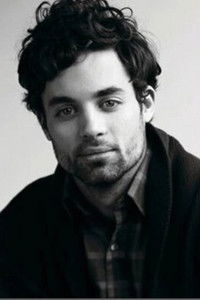 المخرج Trevor Blumas