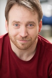 الممثل Trevor Devall