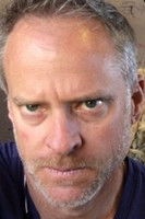 المخرج Trevor Kirschner