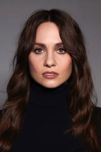 الممثل Tuppence Middleton