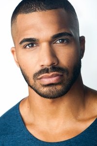 الممثل Tyler Lepley