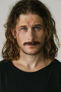 الممثل Tyler Rice