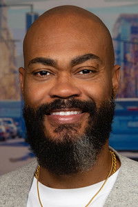 المخرج Tyree Dillihay