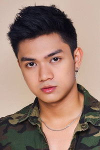 الممثل Victor Relosa