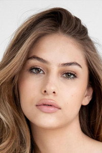 الممثل Victoria Bazua