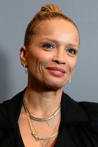 المخرج Victoria Mahoney