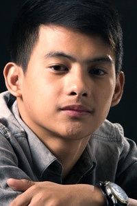 الممثل Vince Rillon