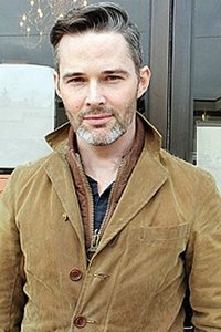 الممثل White-K