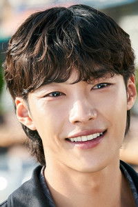 الممثل Woo Do-Hwan