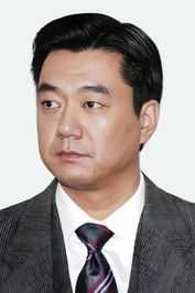 الممثل Yong Dong