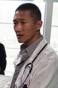 الممثل Yoon C. Joyce