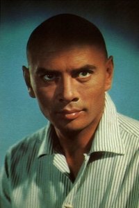 الممثل Yul Brynner