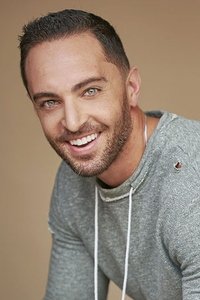 الممثل Zach Avery