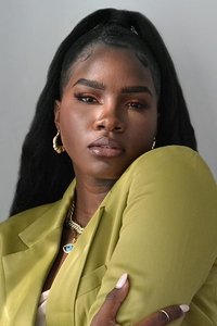 الممثل Zahra Bentham