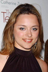 الممثل Zoë Tapper