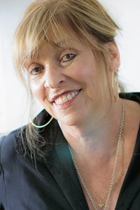 المخرج Éva Gárdos