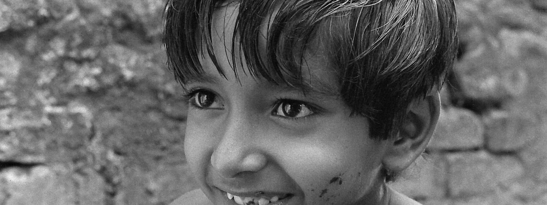 غلاف فيلم Pather Panchali 1955 مترجم