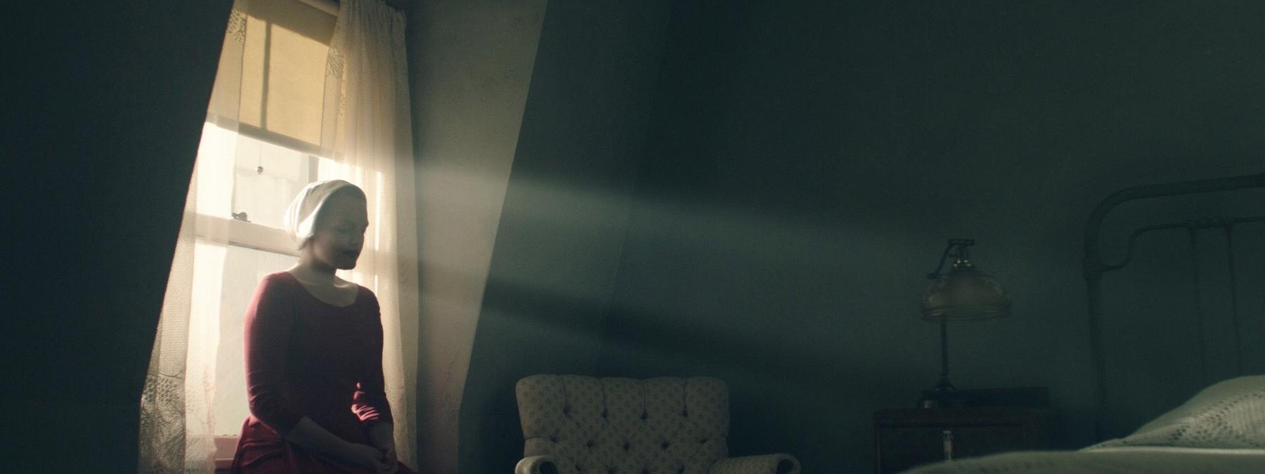 غلاف مسلسل The Handmaids Tale 2017 مترجم